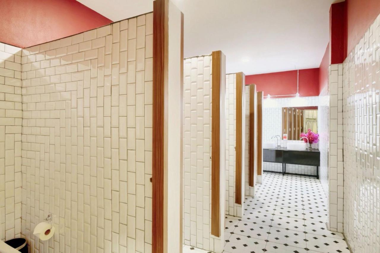 Red Door Heritage Hotel Бангкок Екстер'єр фото