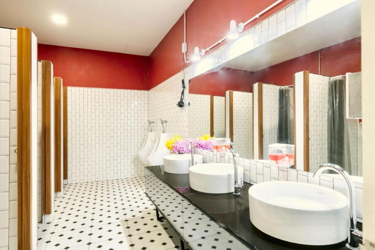Red Door Heritage Hotel Бангкок Екстер'єр фото